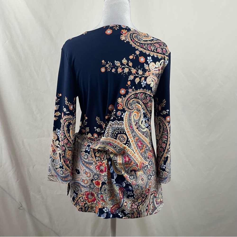 Chico’s Navy Pink White Floral Shirt NWOT Size 4 - Picture 5 of 13